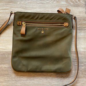 CLEAR OUT SALE! Michael Kors Large Kelsey Crossbody Bag